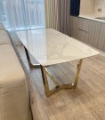 Torino spisebord -180 cm- Hvit stein - Gull rustfritt stål understell thumbnail