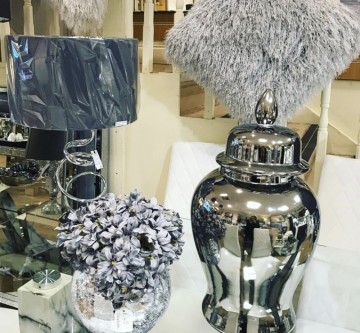 Dekorativ urne/vase i sølv finish H-46