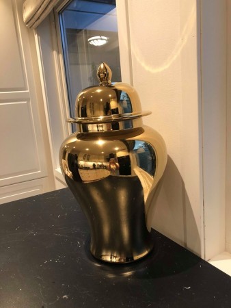 Dekorativ urne/vase i gullfinish H- 54